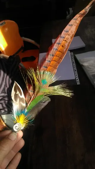 Tocado de plumas naturales para pelo o gorro