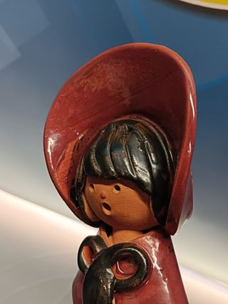 Figura, cerámica, decorativa , mujer con flores, terracota esmaltada