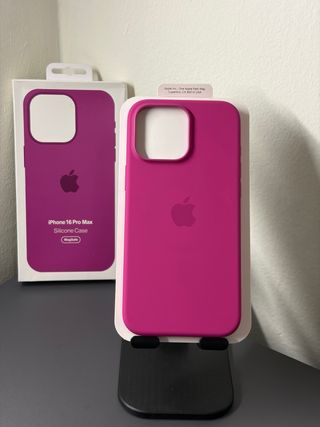 Cover iPhone 16 Pro Max Silicone MagSafe