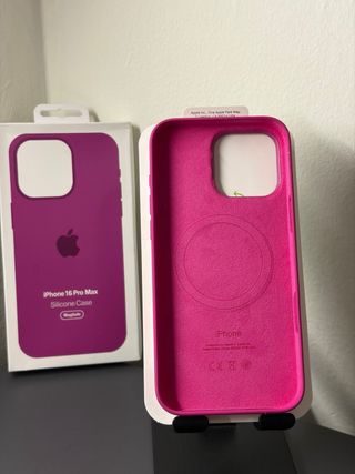 Cover iPhone 16 Pro Max Silicone MagSafe