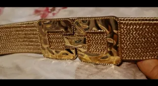 Cinturón hebilla dorada 80 cm