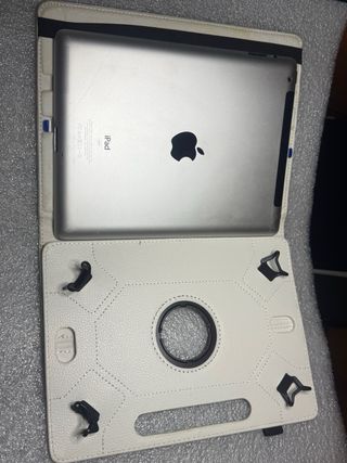 iPad 2 con Funda Giratoria Blanca y Negra