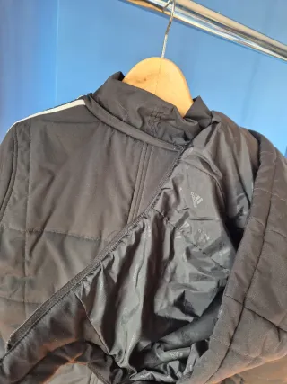 Chaqueta Adidas Negra con Rayas Blancas