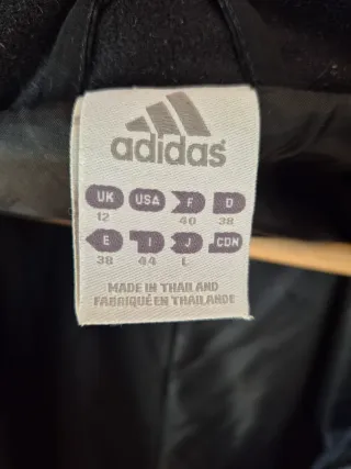 Chaqueta Adidas Negra con Rayas Blancas