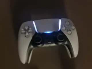 Consola PS5 con muchos juegos. Versión 10.0.1.