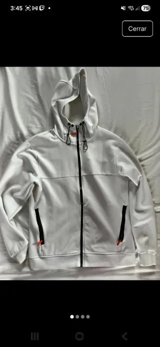 Sudadera con capucha blanca