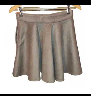 Falda de vuelo beige talla L