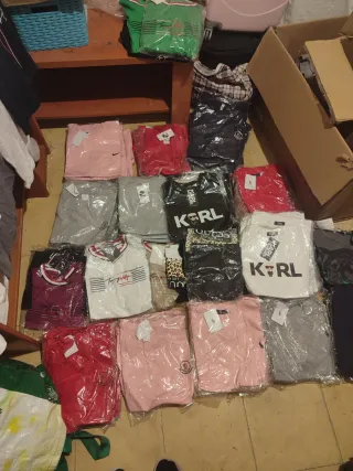 Conjunto Tommy Hilfiger Camiseta y Sudadera