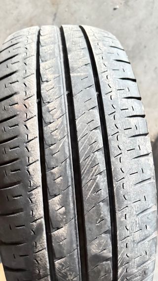Jgo de neumáticos Michelin 235/65R16