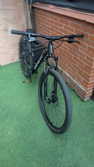 Bicicleta Montaña Giant Talon 29"