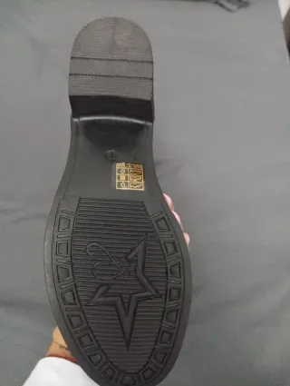 Botines negros con cordones