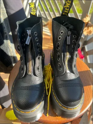 Botas Dr. Martens negras con cremallera