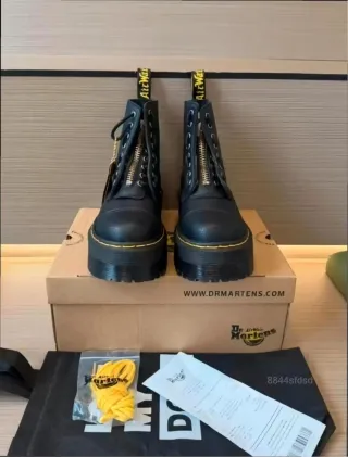 Botas Dr. Martens Negras Plataforma