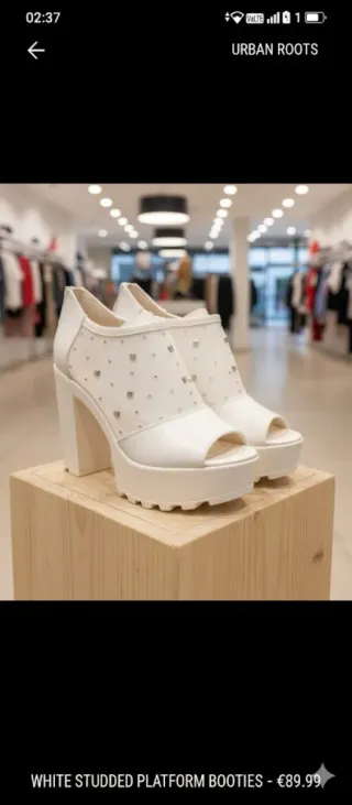 Botines blancos plataforma tachuelas