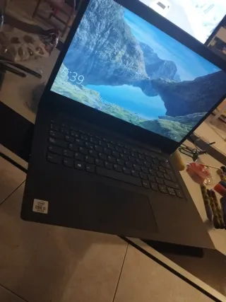 Portátil Lenovo i3 8GB RAM 119GB