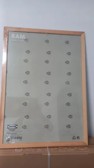 Marco de fotos IKEA RAM madera natural