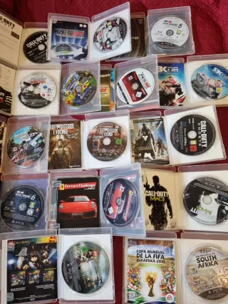 PlayStation 3 + 15 juegos + Accesorios