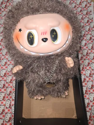 Labubu grande peluche