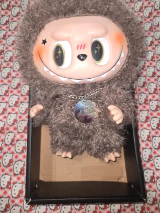 Labubu grande peluche