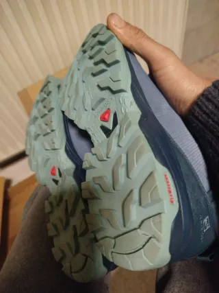 Scarpe Salomon Gore-Tex 41 1/3 nuovi