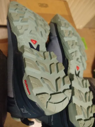 Scarpe Salomon Gore-Tex 41 1/3 nuovi