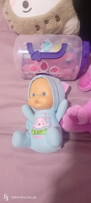 Lote peluches .bolso oso  . Bebe nenuco y cuentos