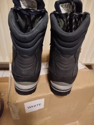 Scarpe COSMAS Gore-Tex 43 Nuovi