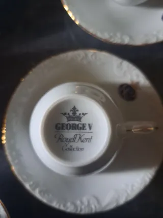 Juego de café porcelana  inglesa de 12 servicios