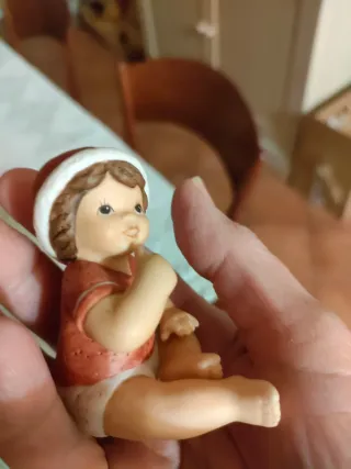 Statuina Bambino Natalizio Nina e Marco Goebel