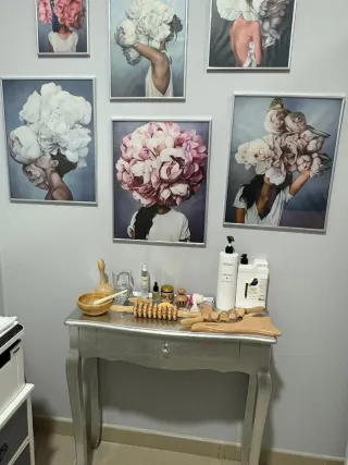 Mesa recibidor plateada brillante