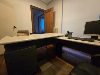 Mesa de oficina en L