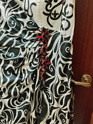 Vestido largo estampado blanco y negro