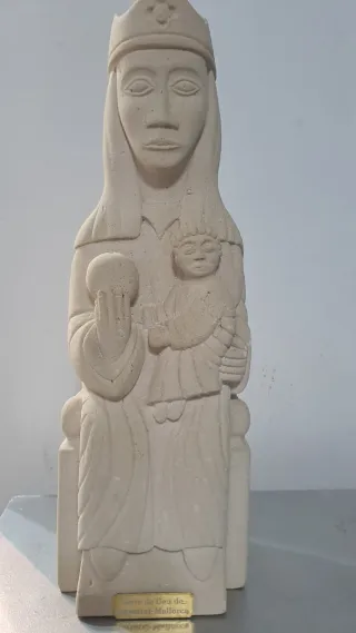 VIRGEN DE MARRAXi, Escultura de piedra santany