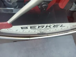 Báscula antigua Berkel Roja