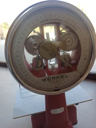 Báscula antigua Berkel Roja