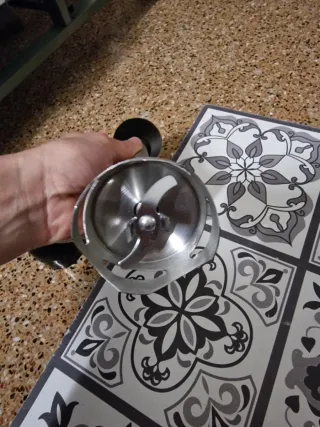 Batidora de mano con accesorio