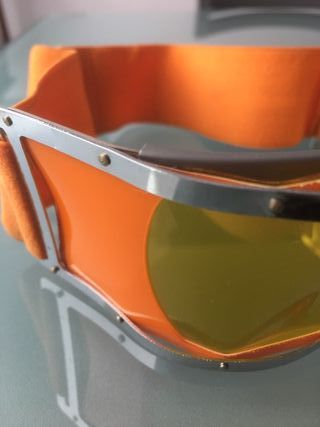 Occhiali da montagna arancioni gialli