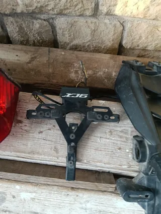 Piezas de moto Yamaha xj6 : asiento, piloto y más