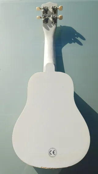 Ukelele Janod infantil lunares