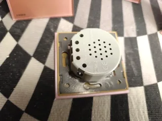 8 Interruptores Dobles Diseño Rosa LIVOLO