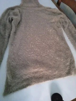 Jersey de pelo marrón cuello alto