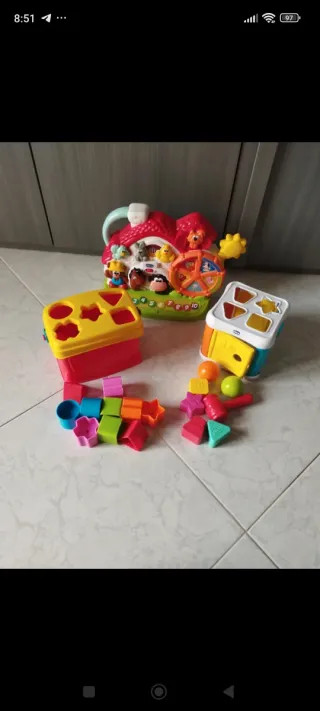 Lotto3pz:Fattoria parlante+cubo Chicco+ secchiello