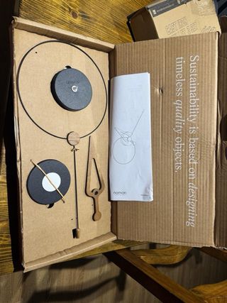 Reloj Nomon Diseño Madera Negro Nuevo