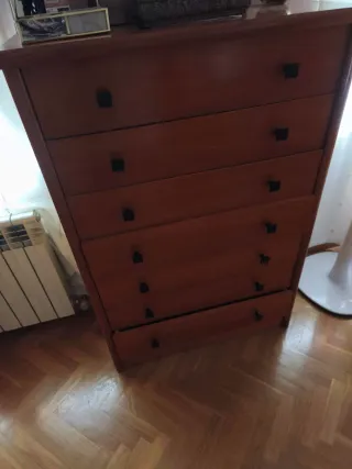 Conjunto cabecero, mesillas y comoda de madera