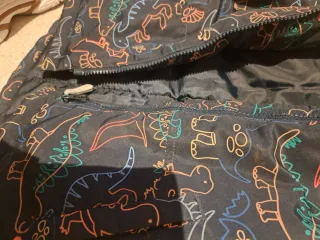 Abrigo infantil dinosaurios