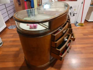 Expositor mostrador madera boutique hecho a mano..