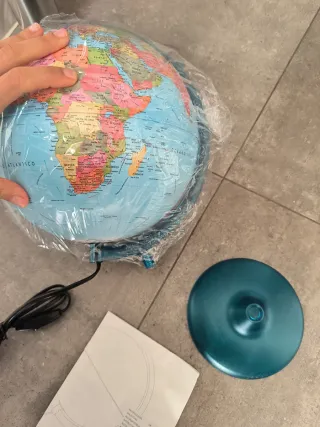 Mappamondo illuminato con base e istruzioni