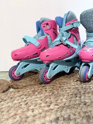 Patines Frozen Talla Ajustable Niña Dos pares.