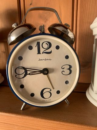 Sveglia da tavolo carica manuale blu