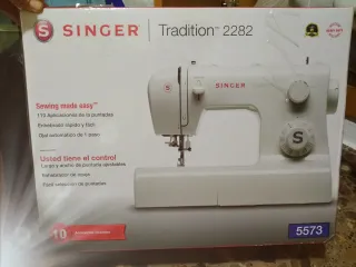 Máquina de coser Singer Tradition 2282